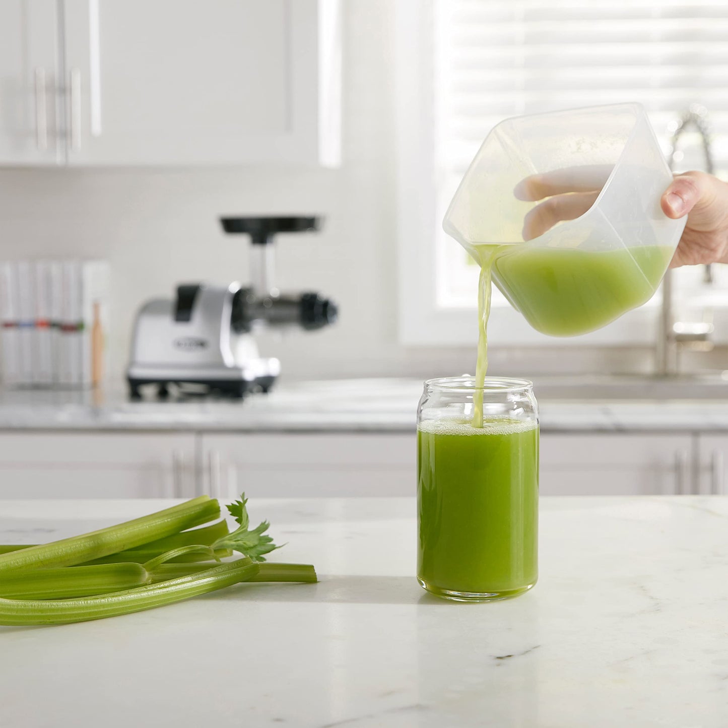 Omega Extractor de Jugo en Frío para Apio, Masticador 200W, Plateado