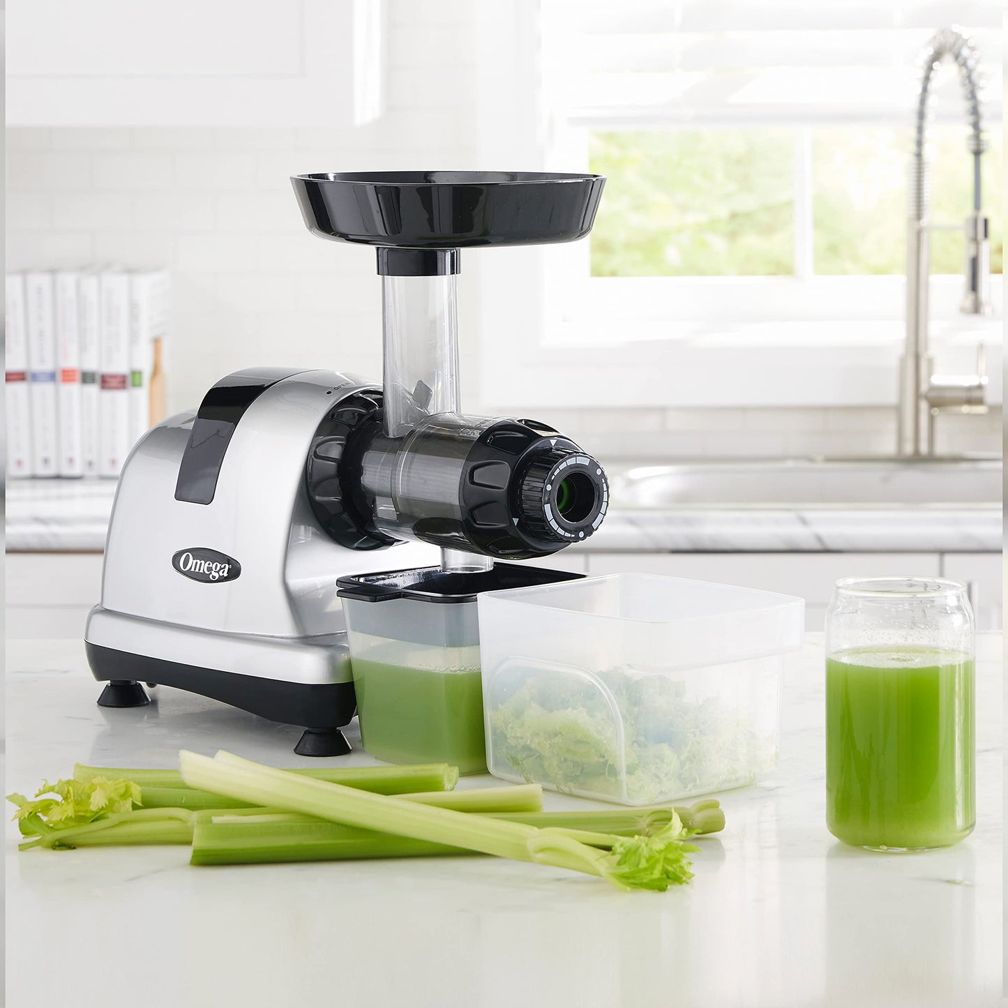 Omega Extractor de Jugo en Frío para Apio, Masticador 200W, Plateado